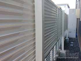 のフェンス・柵 ミエーネフェンス 目隠しルーバータイプ 2段支柱 自立建て用（パネル1段） 施工例