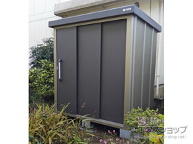 の物置・屋外倉庫 エスケーエイト SK8-70 一般型 1800×1200×1940 SK8-70-GK 施工例