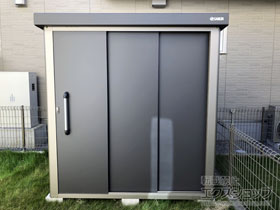 の物置・屋外倉庫 エスケーエイト SK8-70 一般型 1800×1200×1940 SK8-70-GK 施工例