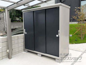 の物置・屋外倉庫 エスモ 一般型 1950×900×1959 ESE-1909A-SM 施工例