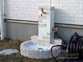 の立水栓・ガーデンシンク 立水栓ユニット レトロブリックタイプ 施工例