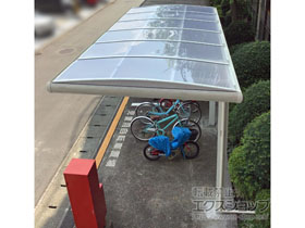 のサイクルポート・駐輪場 フーゴAプラスミニ (アーチスタイル) 木調色 積雪〜20cm対応 施工例