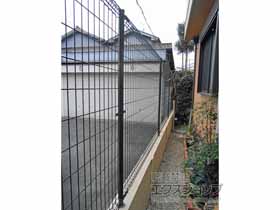 のフェンス・柵 メッシュフェンス M0 間仕切柱 施工例
