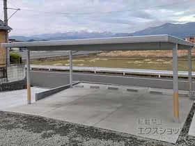 LIXIL リクシル(トステム)のカーポート テリオスポートIII 900 3台用 角柱4本柱 積雪～30cm対応 施工例