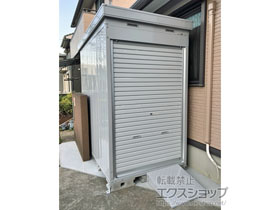 の倉庫・ガレージ バイク保管庫 一般型 床付タイプ 1370×2210×2375 ハイルーフ FXN-1322HY 施工例