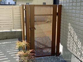 の門扉 エクモアX2型 横たて格子 片開き 門柱タイプ 施工例