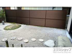 のフェンス・柵 ミエーネフェンス 目隠しルーバータイプ 2段支柱 自立建て用 施工例