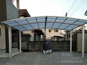 LIXIL(リクシル)のカーポート ネスカR (ラウンドスタイル) ワイド 積雪～20cm対応 施工例