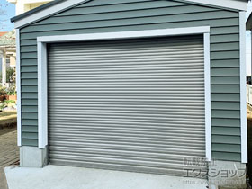 のガレージシャッター ガレージシャッタークワトロ 電動式 内部付タイプ 施工例