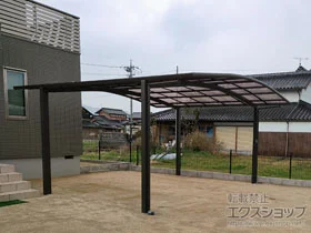 LIXIL(リクシル)のカーポート ネスカR (ラウンドスタイル) ワイド 積雪～20cm対応 施工例