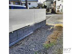 のフェンス・柵 ミエーネフェンス 目隠しルーバータイプ・自由柱施工 施工例