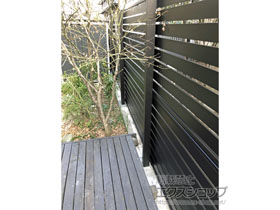 のフェンス・柵 モクアルフェンス 横板タイプ 2段支柱 自立建て用 施工例