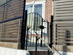 の門扉 トラディシオン門扉5B型 両開き親子　門柱使用 施工例