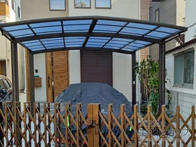 LIXIL(リクシル)のカーポート ネスカR (ラウンドスタイル) ワイド 積雪～20cm対応 施工例