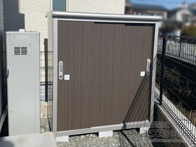 の物置・屋外倉庫 エスモ 一般型 1350×750×1501（ESE-1307E） ESE-1307E-DW 施工例