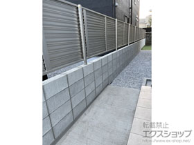 のフェンス・柵 ミエーネフェンス 目隠しルーバータイプ 自由柱施工 施工例