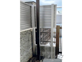 のフェンス・柵 ミエーネ目隠しルーバーフェンス 上段のみ設置 自立建て用 施工例