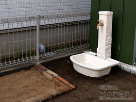 の立水栓・ガーデンシンク エーゲ SC-AG-IV ガーデンパン トレビ 角 施工例