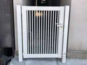 の門扉 シンプレオ門扉10型 たて粗格子 片開き 門柱使用 施工例