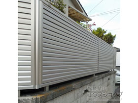 のフェンス・柵 ミエーネフェンス 目隠しルーバータイプ 自由柱施工 施工例