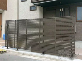 LIXIL(リクシル)のフェンス・柵・塀 フェンスAB YS2型 横スリット2 多段柱 施工例