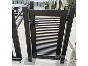 の門扉 シンプレオ門扉1型 横格子 片開き 門柱使用 施工例