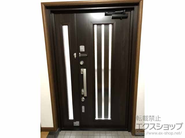 の玄関ドア リシェント玄関ドア3 断熱K4仕様 親子仕様(ランマ無)L M27型 ※カザスプラス仕様 施工例