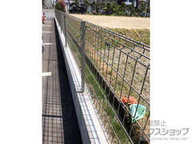 のフェンス・柵 ハイグリッドフェンスUF8型 フリーポールタイプ 施工例