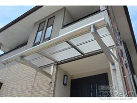 YKKAPのテラス屋根 ソラリア R型 ルーフタイプ 単体 積雪〜20cm対応 施工例