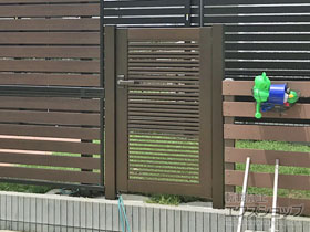 の門扉 シンプレオ門扉1型 横格子 片開き 門柱使用 施工例