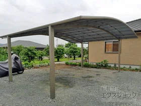 LIXIL(リクシル)のカーポート ネスカR (ラウンドスタイル) ワイド 積雪～20cm対応 施工例