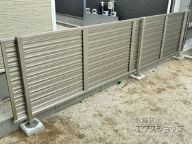 のフェンス・柵 ミエーネフェンス 目隠しルーバータイプ 自由柱施工 施工例