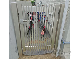 の門扉 シンプレオ門扉T1型 縦格子 片開き 門柱使用 施工例