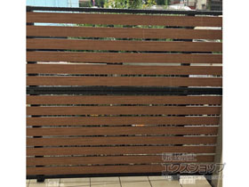 のフェンス・柵 モクアルフェンス 横板タイプ 2段支柱 自立建て用 施工例