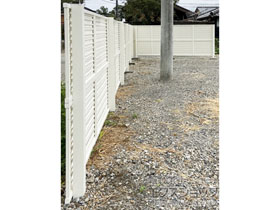 のフェンス・柵 シンプレオフェンス5型 横目隠し 2段支柱 自立建て用 施工例