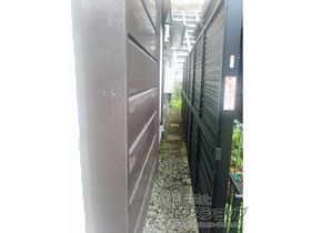 のフェンス・柵 ミエーネフェンス 目隠しルーバータイプ 2段支柱 自立建て用 施工例