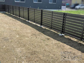 のフェンス・柵 フェンスAB YS3型 横スリット3 アルミカラー フリーポールタイプ 施工例