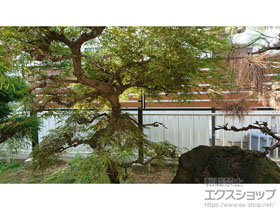のフェンス・柵 モクアルフェンス 横板タイプ 上段のみ設置 自立建て用 施工例