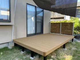 YKKAPのウッドデッキ リウッドデッキ 200＋ルシアスデッキフェンスA01型 横板格子タイプ 施工例