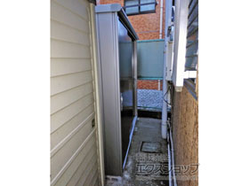 の物置・屋外倉庫 エスモ 一般型 2100×750×1959 ESE-2107A-SM 施工例