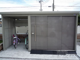 の物置・屋外倉庫 Mr.ストックマン プラスアルファ 一般型 4047×1590×2110（物置幅2,532mm） 施工例