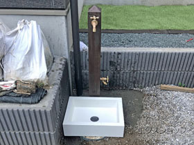 の立水栓・ガーデンシンク 立水栓ユニット モ・エットL 施工例