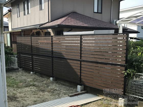 のフェンス・柵 モクアルフェンス 横板タイプ 2段支柱 自立建て用(パネル2段) 施工例