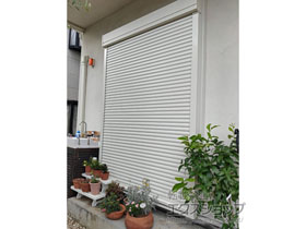 の窓シャッター 【特注】リフォームシャッター 手動式 標準タイプ 施工例