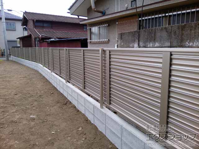 のフェンス・柵 ミエーネフェンス 目隠しルーバータイプ 自由柱施工 施工例