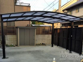 LIXIL(リクシル)のカーポート ネスカR (ラウンドスタイル) ワイド 積雪～20cm対応 施工例