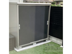 の物置・屋外倉庫 エスモ 一般型 1950×900×1959 ESE-1909A-SM 施工例