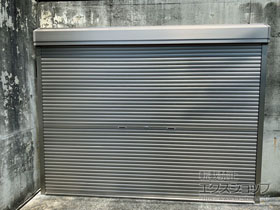 のガレージシャッター ガレージシャッタークワトロ 手動式 外部付タイプ 施工例