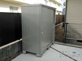 の物置・屋外倉庫 エスモ 一般型 1950×900×1959 ESE-1909A-SS 施工例