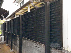 のフェンス・柵 ミエーネ目隠しルーバーフェンス 上段のみ設置 自立建て用 施工例